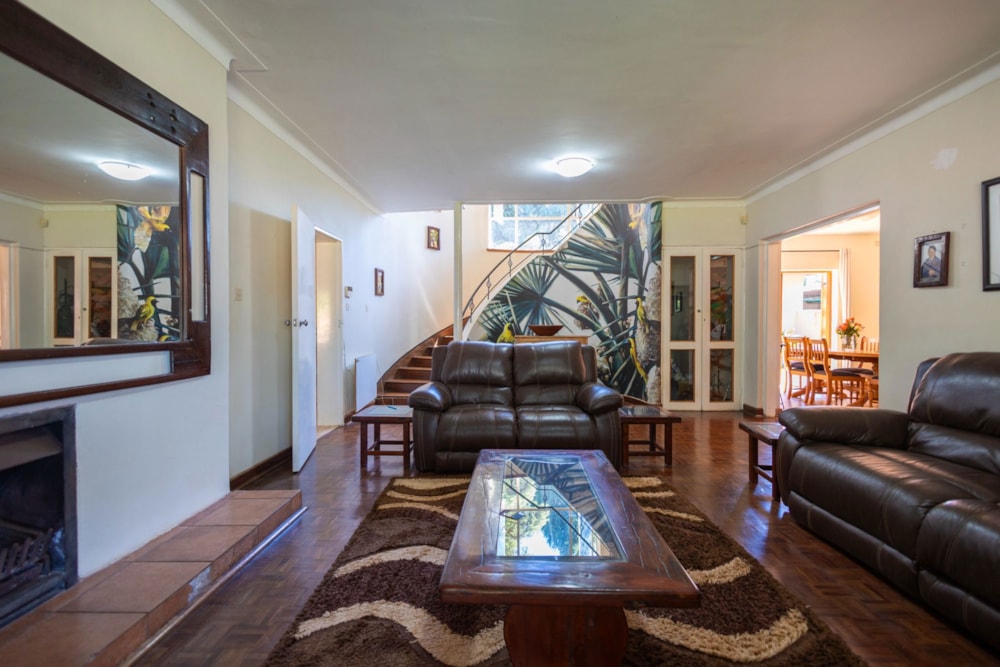 Double-storey house for sale in Ballantyne Park, Zimbabwe - 3ZB1716877 Double-storey house for sale in Ballantyne Park, Zimbabwe - 3ZB1716877