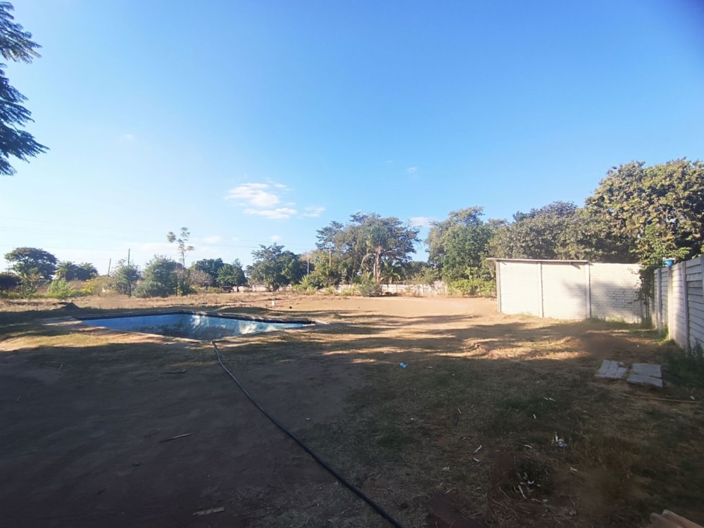 Residential vacant land for sale in Waterfalls, Zimbabwe - 3ZB1716914 Residential vacant land for sale in Waterfalls, Zimbabwe - 3ZB1716914