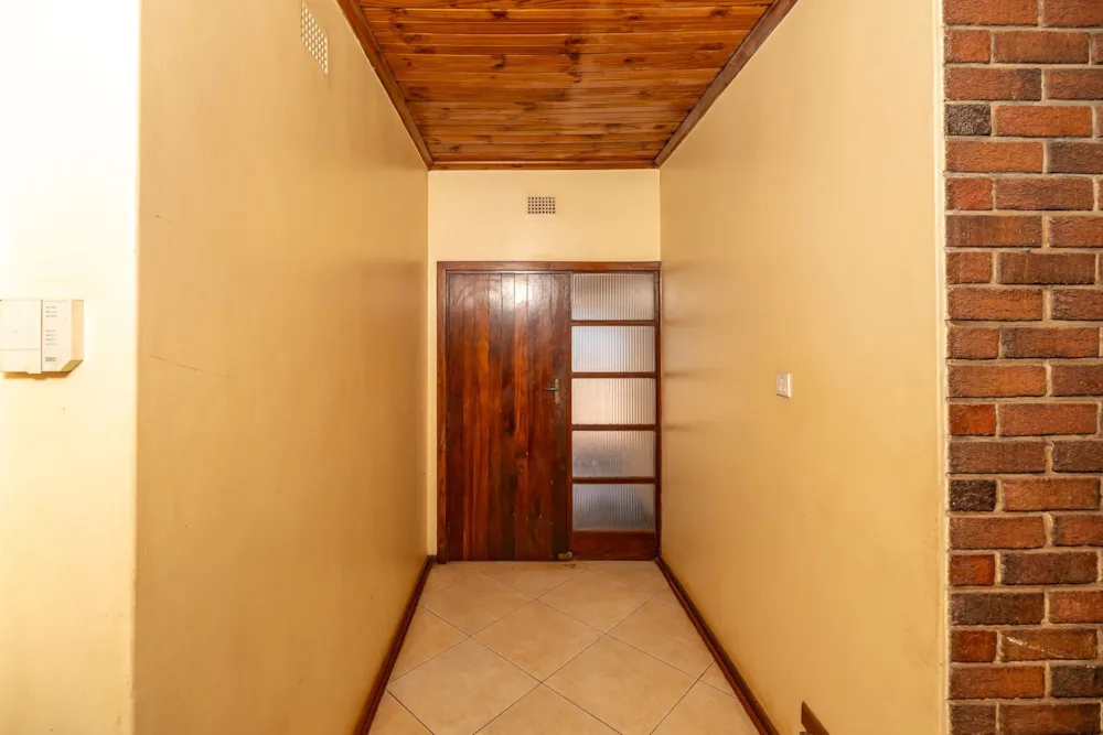 Commercial office for sale in Eastlea North, Zimbabwe - 3ZB1718156 Commercial office for sale in Eastlea North, Zimbabwe - 3ZB1718156