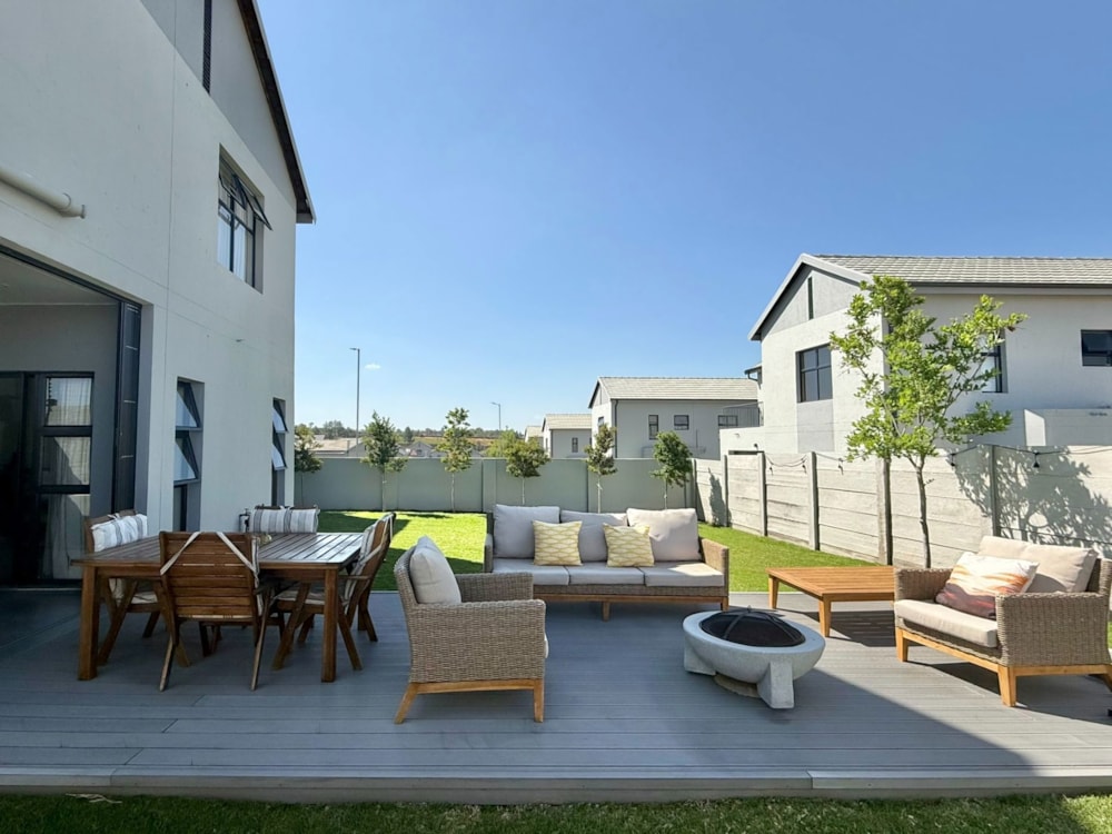 Double-storey house for sale in Peach Tree - 1CU1717164