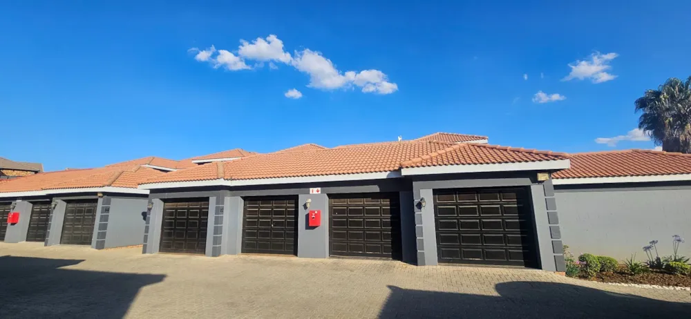 Double-storey cluster sold in Helderwyk Estate - 1BJ1717075 Double-storey cluster sold in Helderwyk Estate - 1BJ1717075