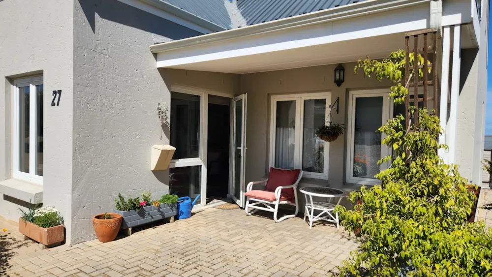 House let in Klipfontein A H - 1MS1717112 House let in Klipfontein A H - 1MS1717112