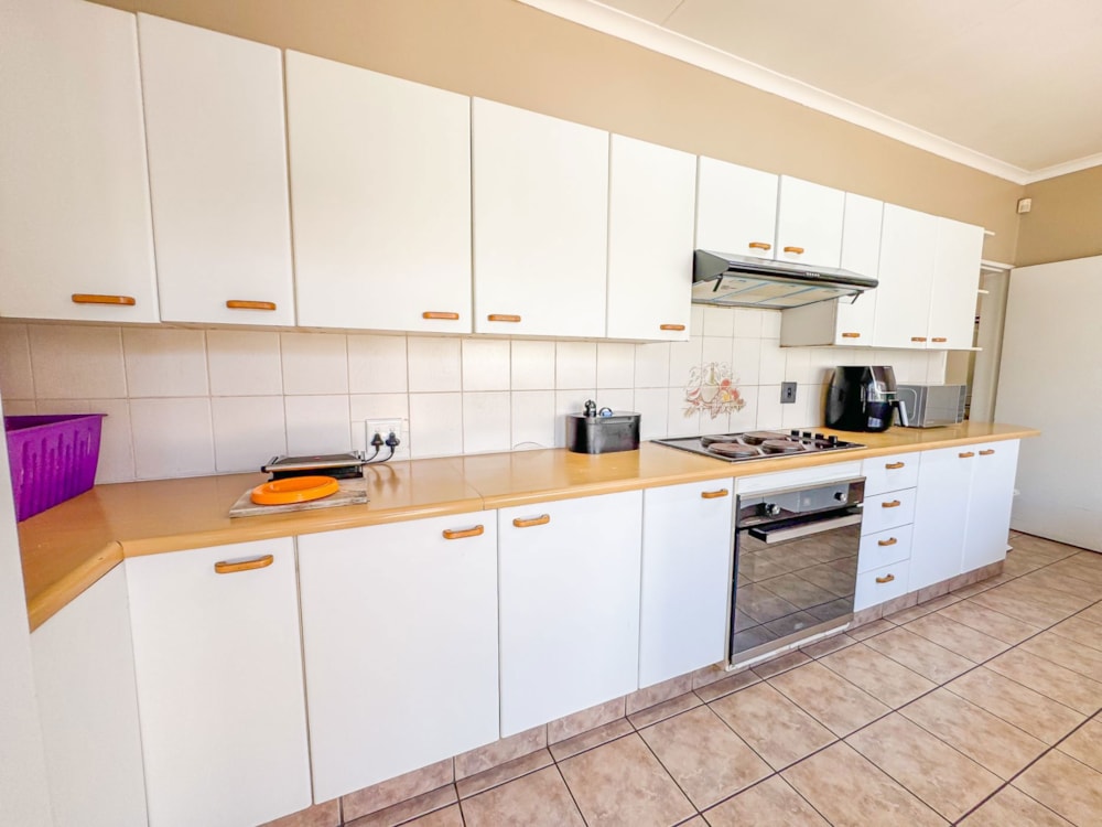 House for sale in Aston Manor - KTP1717122