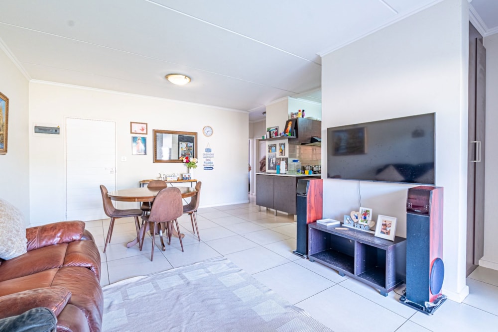 Apartment for sale in Kyalami Hills - MR1717988 Apartment for sale in Kyalami Hills - MR1717988