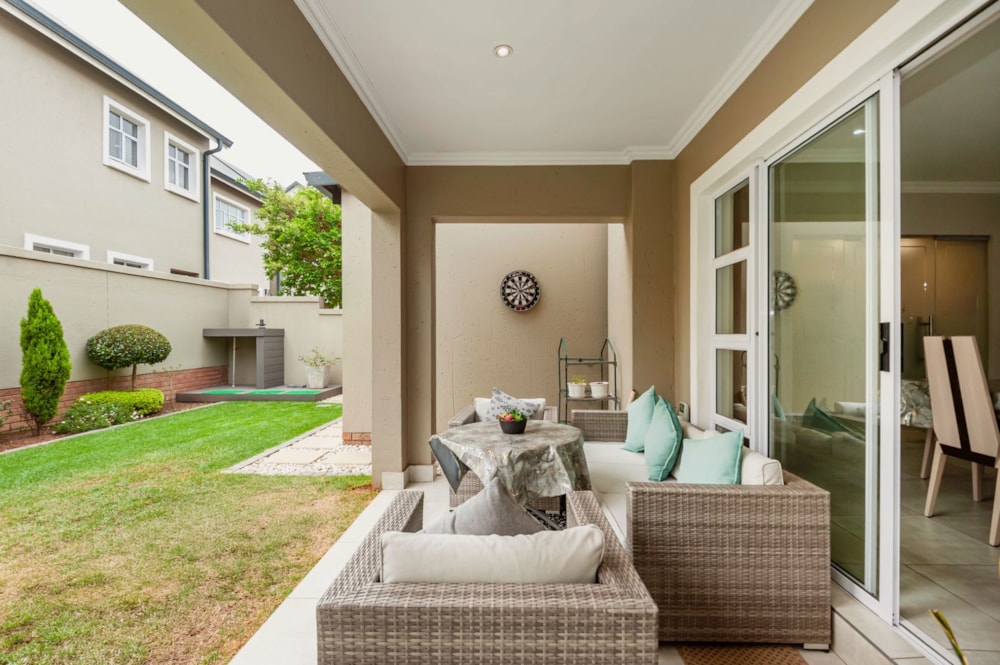 Double-storey cluster to rent in Bryanston - JBL1717149 Double-storey cluster to rent in Bryanston - JBL1717149