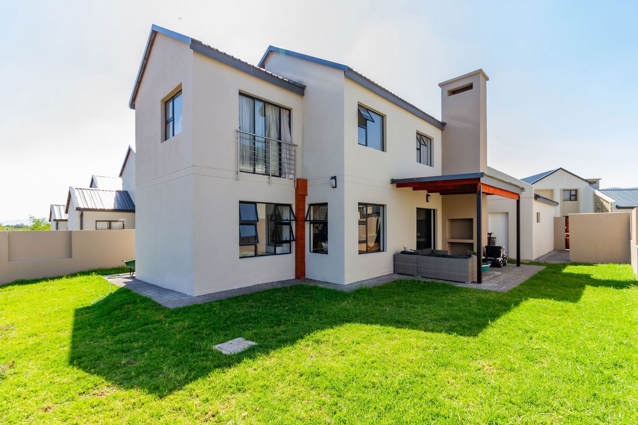 Security estate home for sale in La Camargue - 1HR1717155