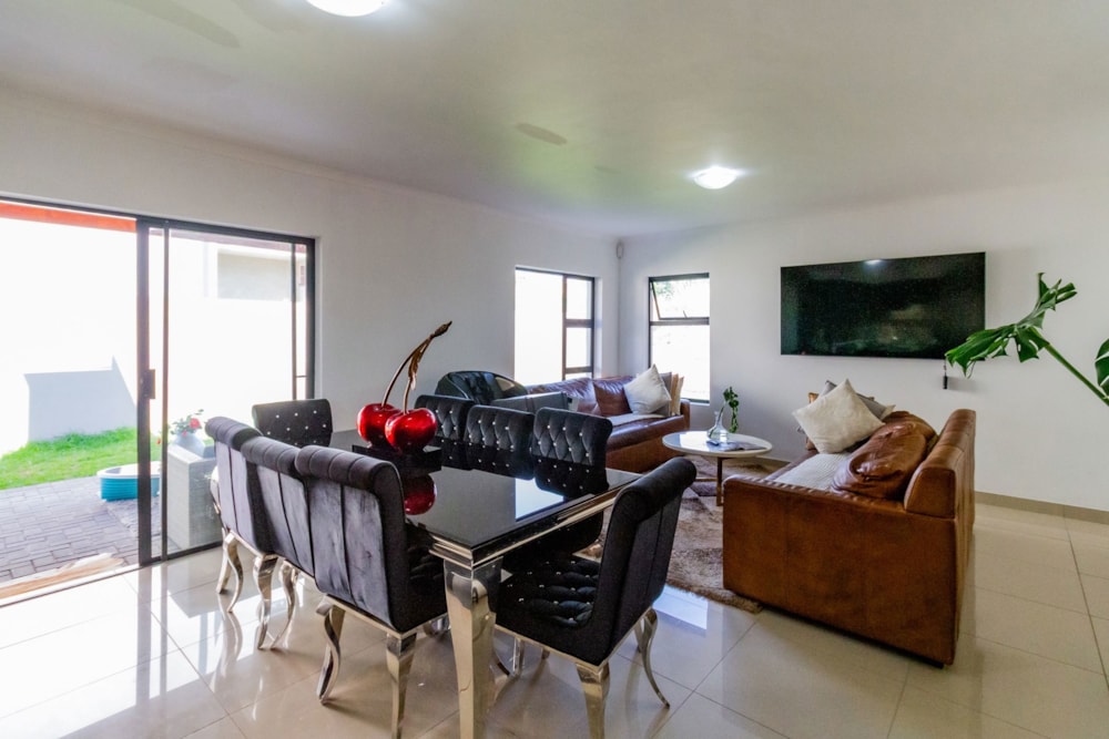 Security estate home for sale in La Camargue - 1HR1717155