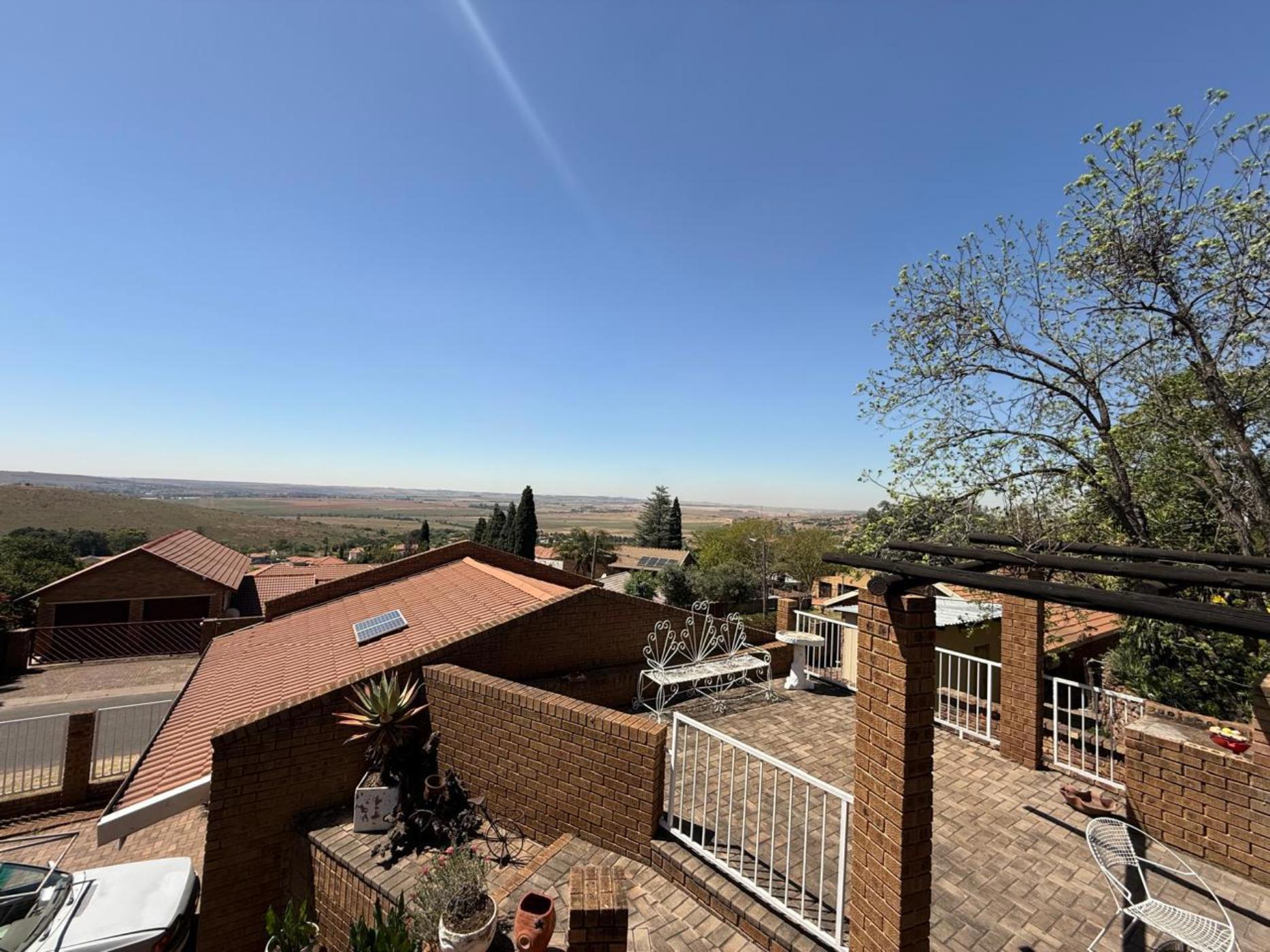 Multi-storey house for sale in Hoeveld Park - 1WD1717189