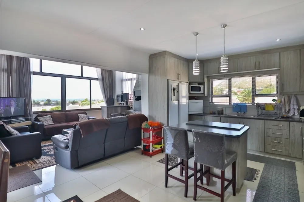 Double-storey house for sale in Saldanha Bay - LA1717491 Double-storey house for sale in Saldanha Bay - LA1717491