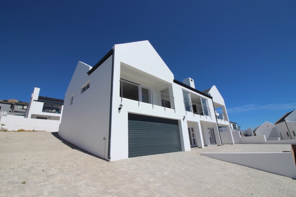 Double-storey house for sale in Da Gama Bay - LA1718085