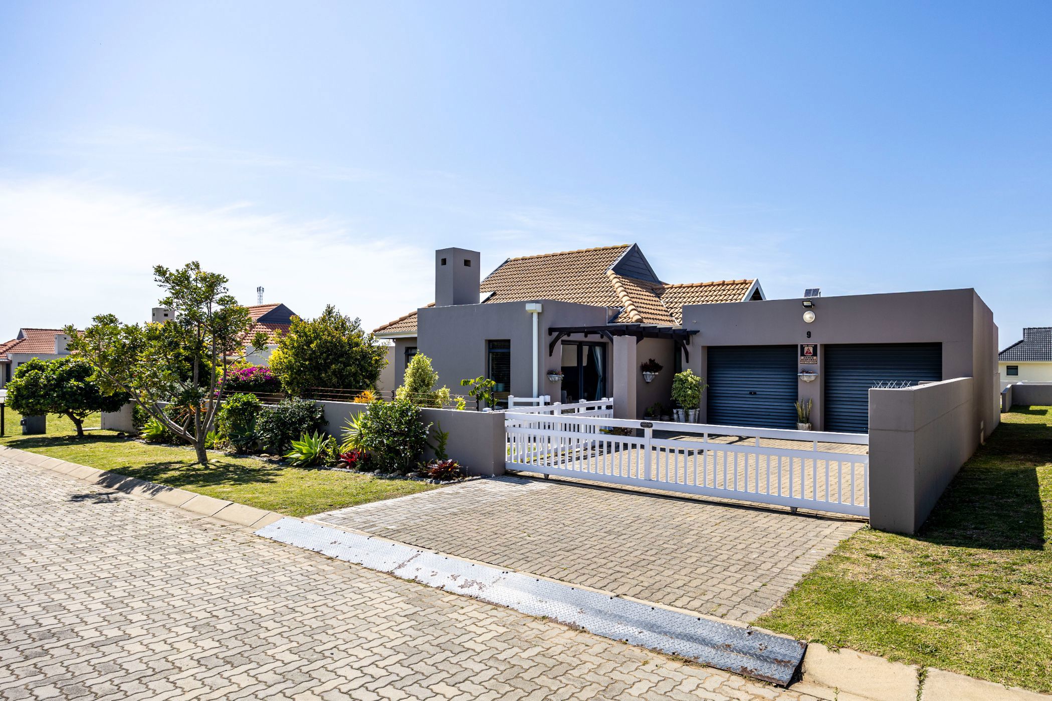 House for sale in Kidds Beach - 1EZ1718041