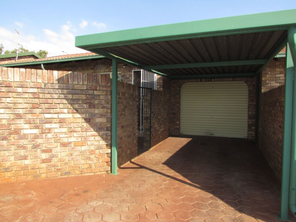 Townhouse for sale in Clubview - CN1717341