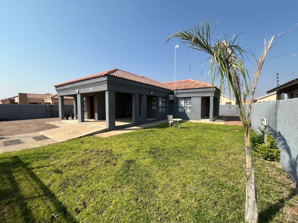 House for sale in Central District, Botswana - 3BO1717352 House for sale in Central District, Botswana - 3BO1717352