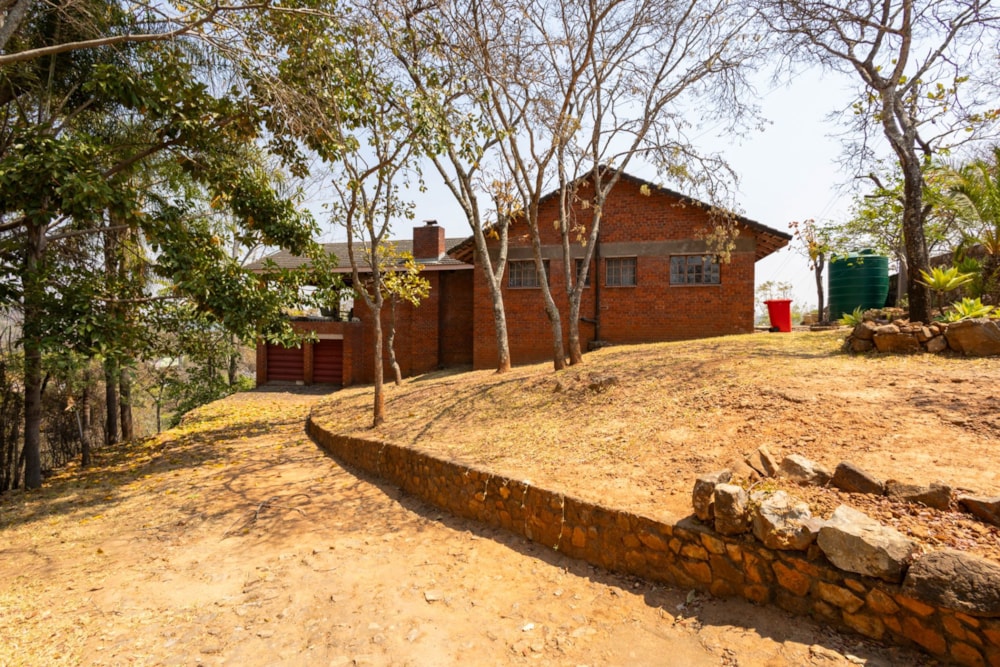 House for sale in Glen Lorne, Zimbabwe - 3ZB1717394 House for sale in Glen Lorne, Zimbabwe - 3ZB1717394