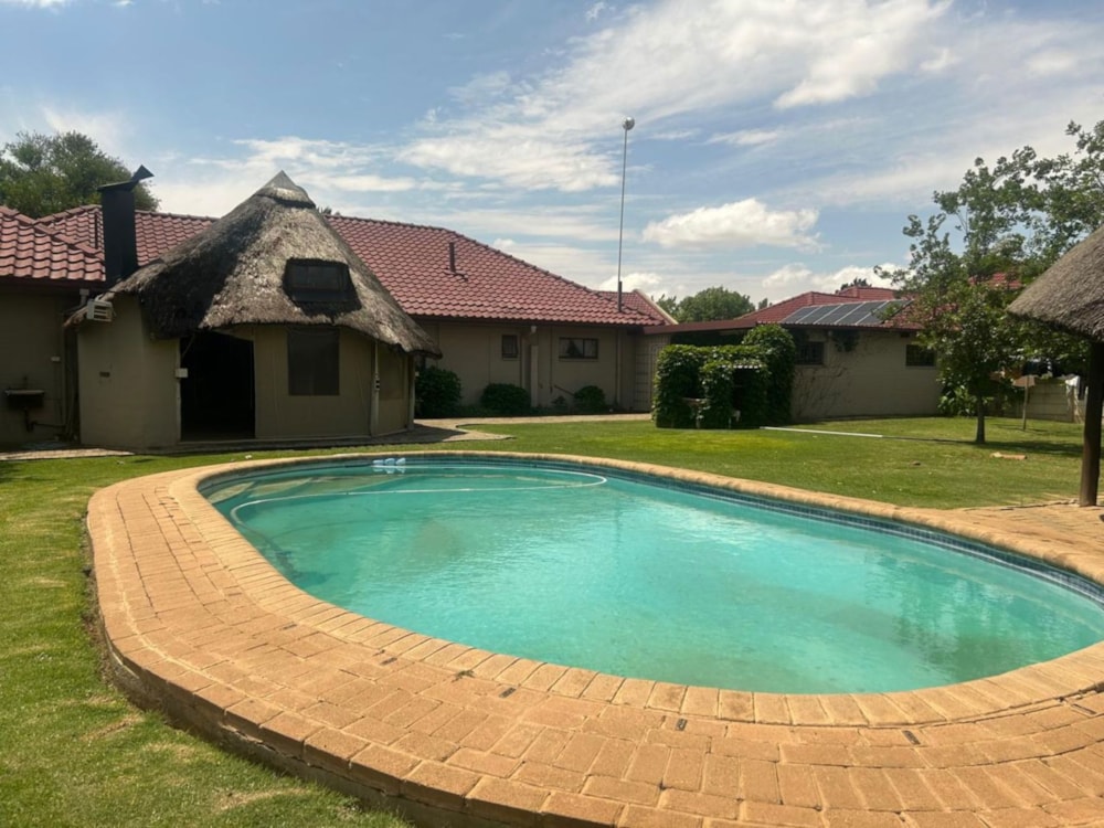 House for sale in Jim Fouche Park - 1WM1717401 House for sale in Jim Fouche Park - 1WM1717401