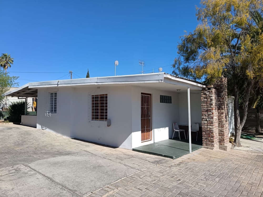 Cluster for sale in Oudtshoorn North - 1OU1718136