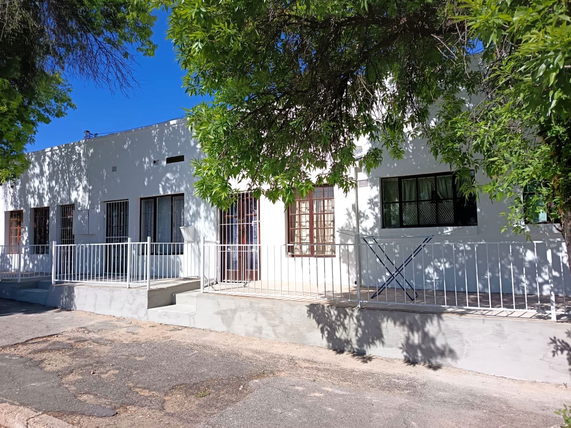Cluster for sale in Oudtshoorn North - 1OU1718136