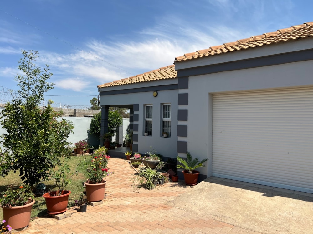 House for sale in Block 6, Botswana - 3BO1717474 House for sale in Block 6, Botswana - 3BO1717474