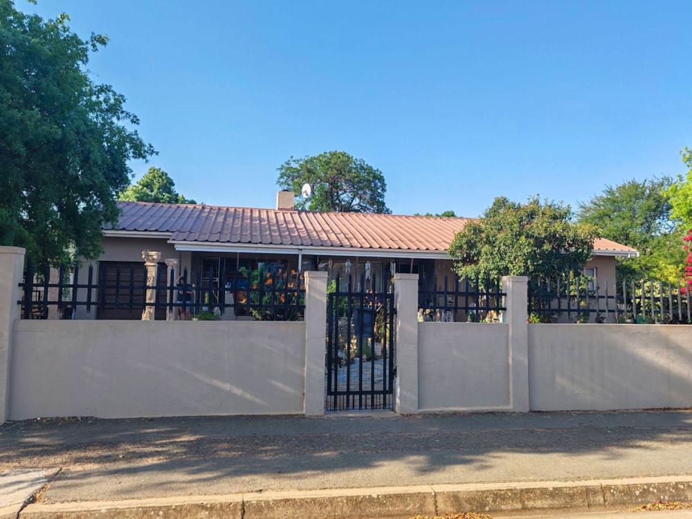 House for sale in Wesbank, Oudtshoorn - 1OU1719010