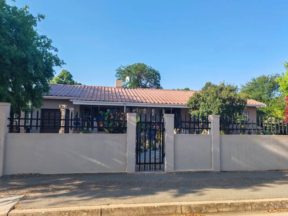 House for sale in Wesbank, Oudtshoorn - 1OU1719010 House for sale in Wesbank, Oudtshoorn - 1OU1719010