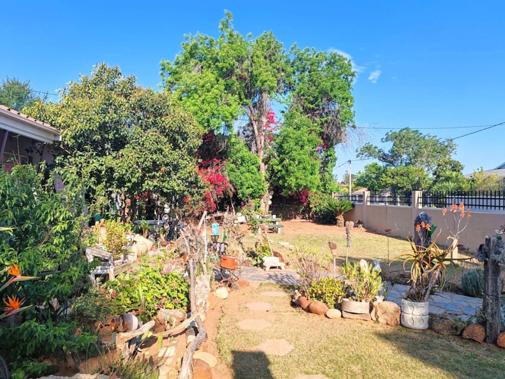 House for sale in Wesbank, Oudtshoorn - 1OU1719010 House for sale in Wesbank, Oudtshoorn - 1OU1719010