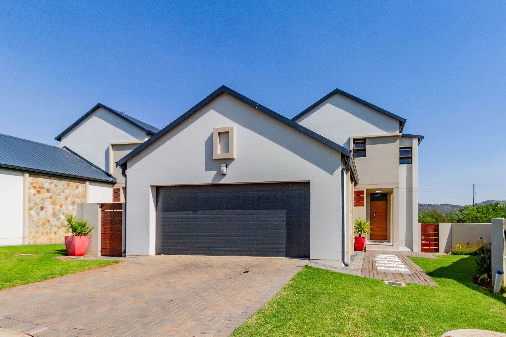 Security estate home for sale in La Camargue - 1HR1717533