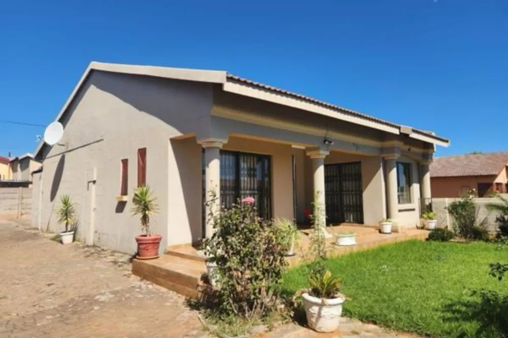 House let in Kimberley - 1KJ1718325