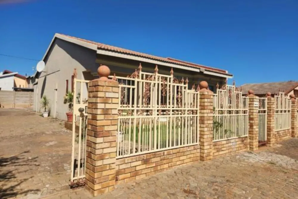 House let in Kimberley - 1KJ1718325