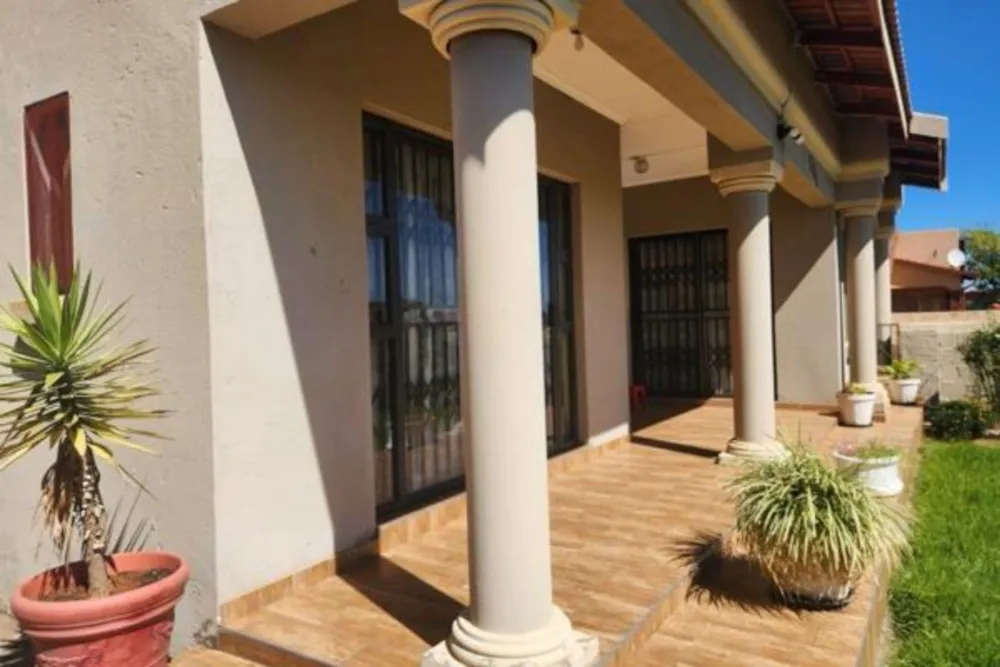 House let in Kimberley - 1KJ1718325