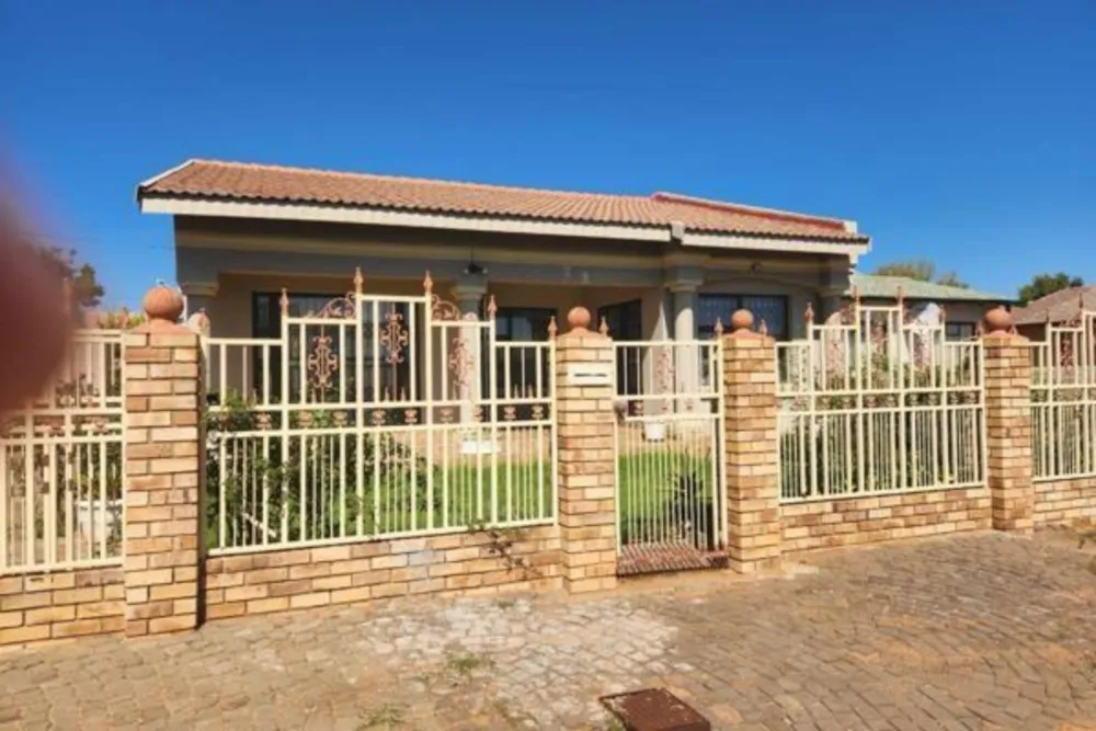 House let in Kimberley - 1KJ1718325