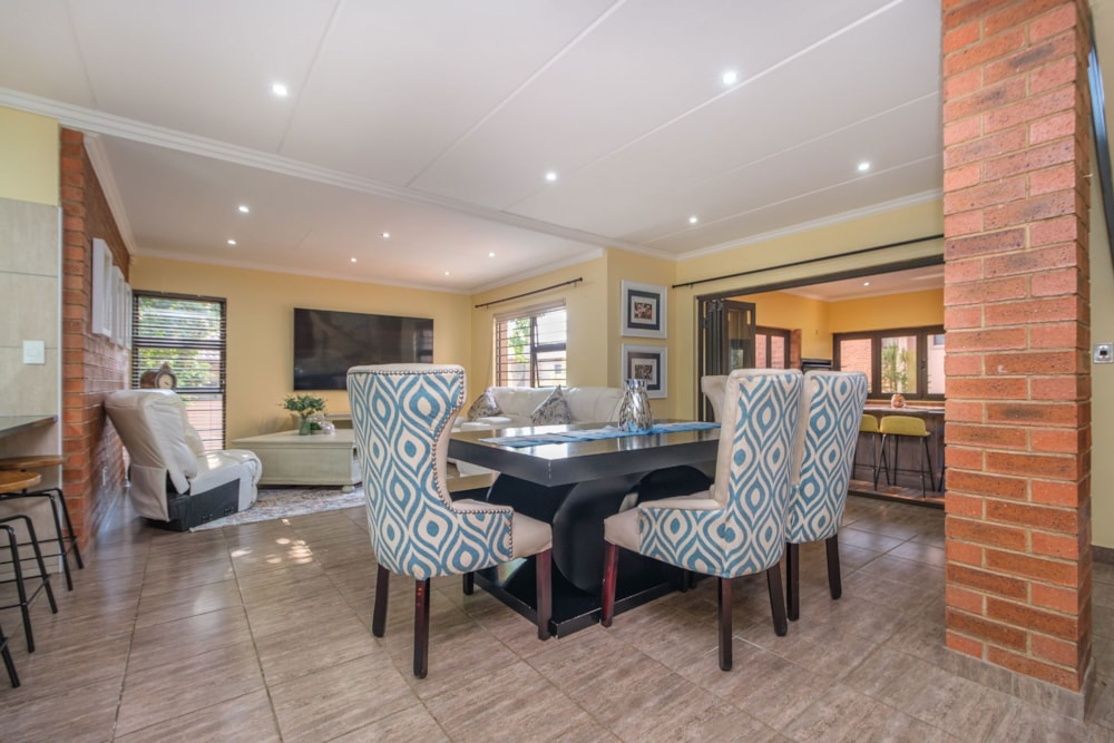 House for sale in Ruimsig Country Estate - RAN1717726