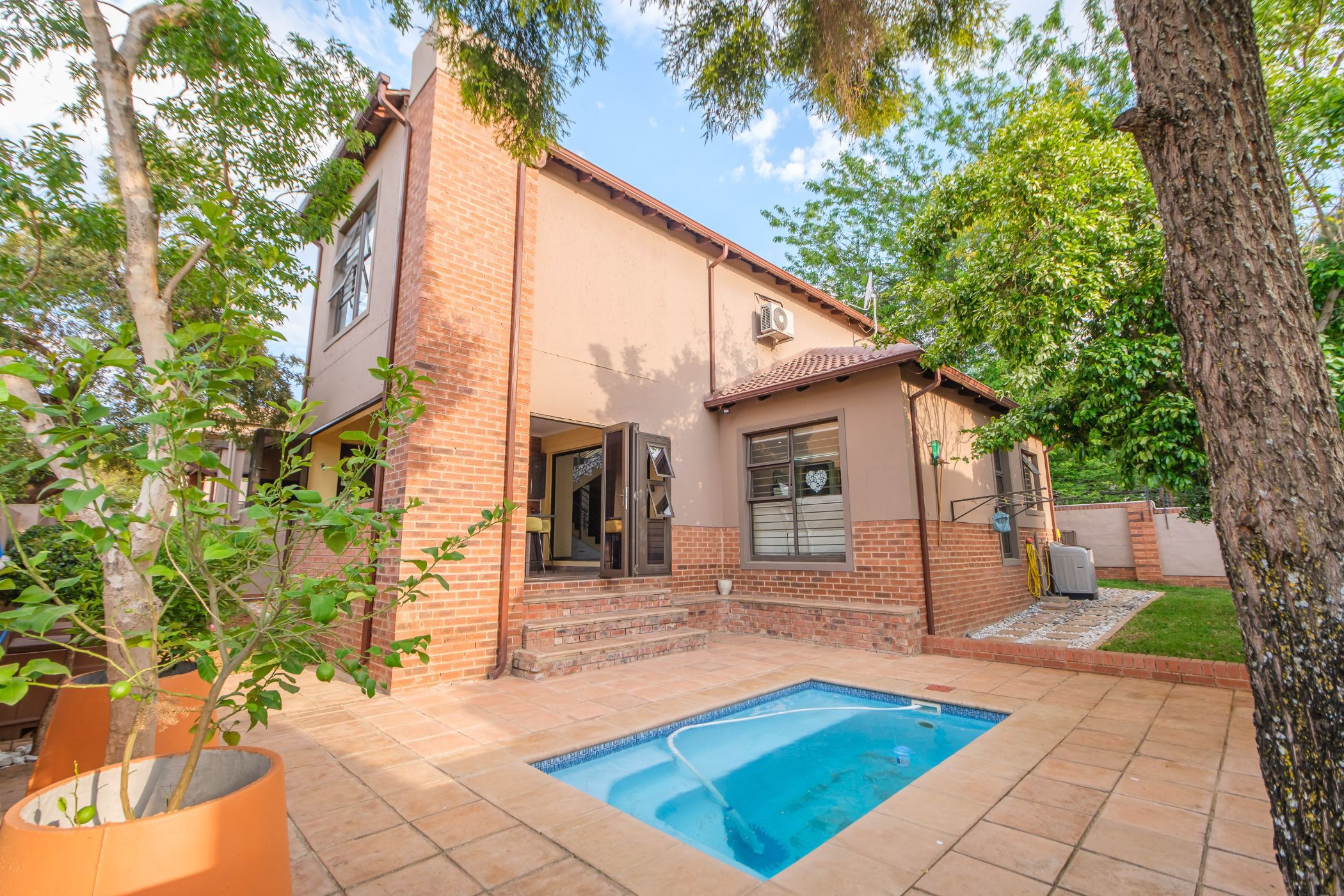 House for sale in Ruimsig Country Estate - RAN1733349