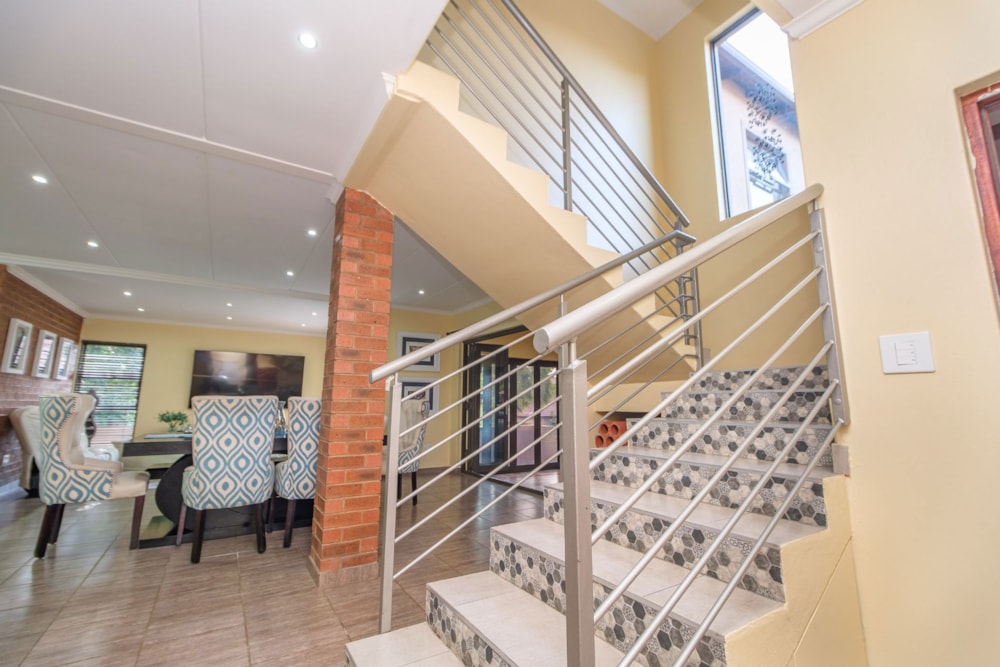 House for sale in Ruimsig Country Estate - RAN1717726 House for sale in Ruimsig Country Estate - RAN1717726