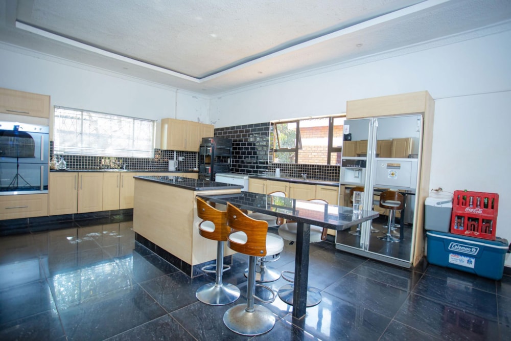 House for sale in Victoria Falls, Zimbabwe - 3ZB1717643