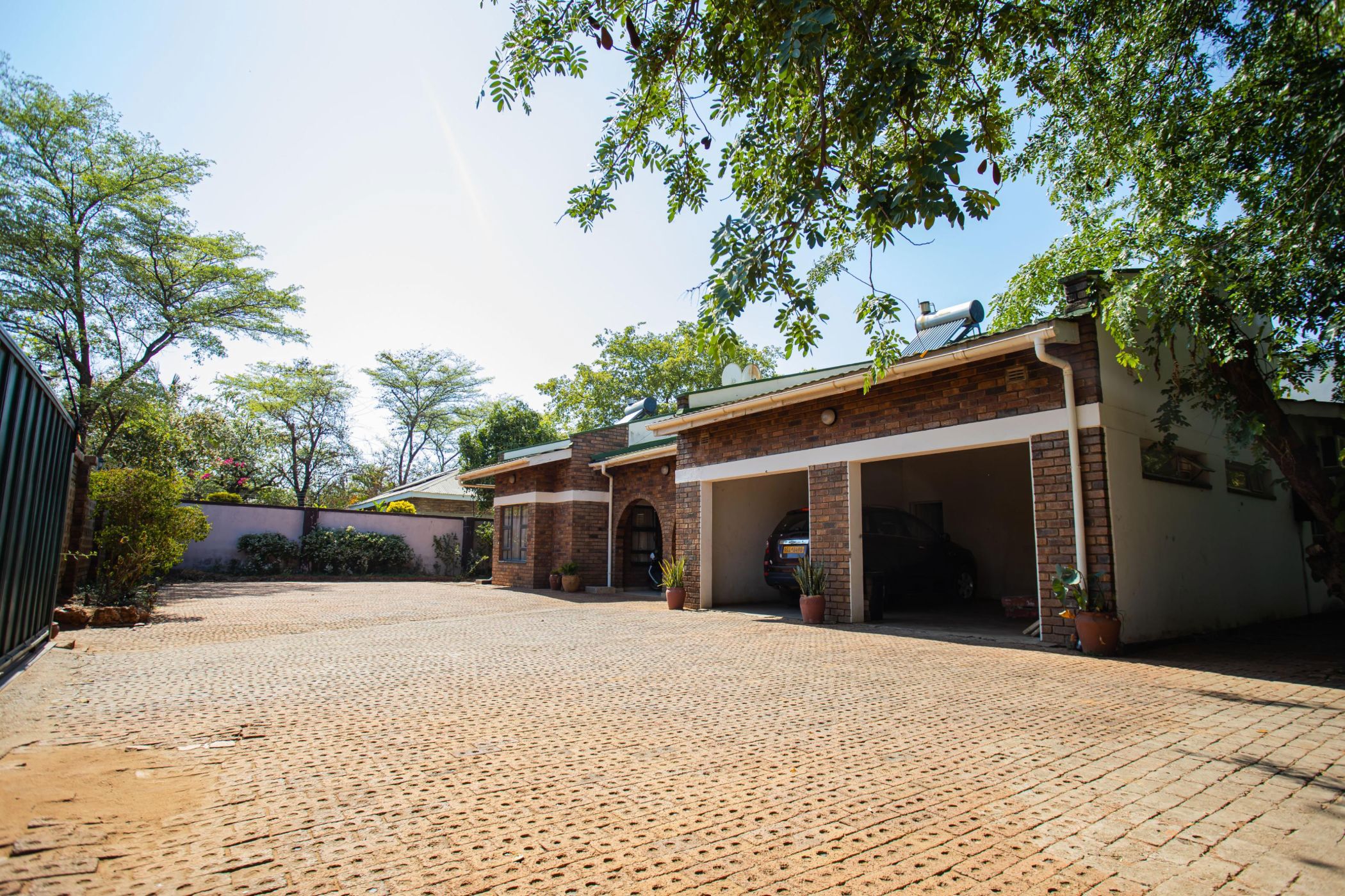 House for sale in Victoria Falls, Zimbabwe - 3ZB1717643