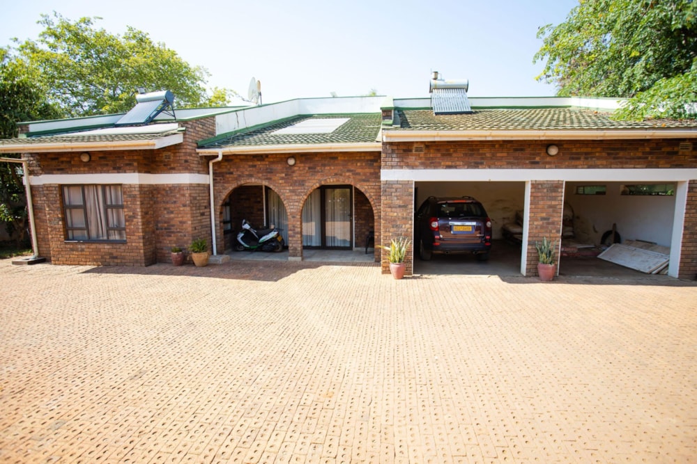 House for sale in Victoria Falls, Zimbabwe - 3ZB1717643