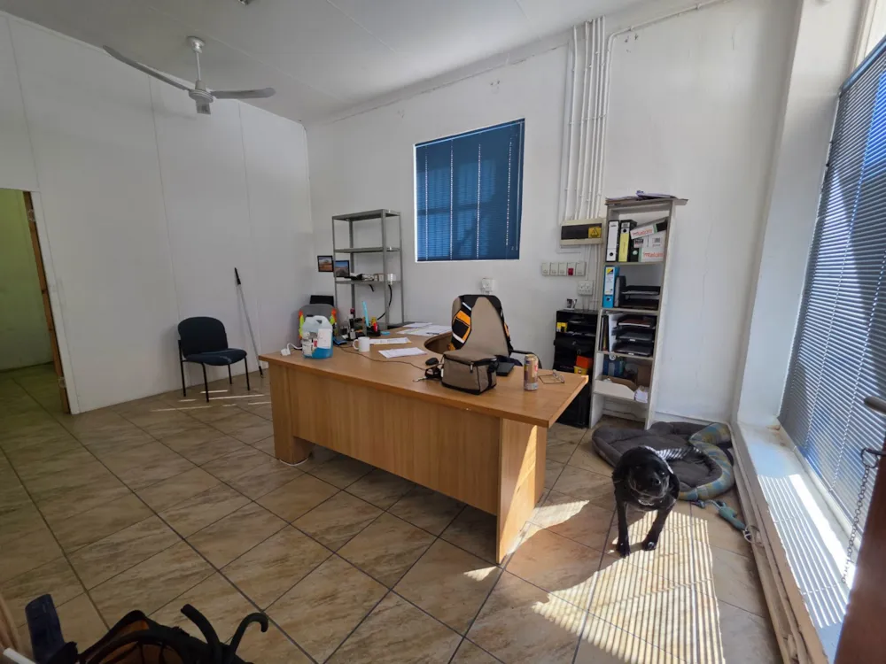 Commercial Building for sale in Cradock - 1KK1717823 Commercial Building for sale in Cradock - 1KK1717823