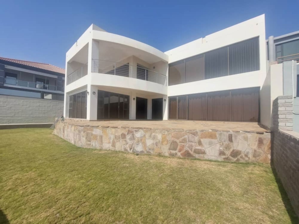 Beachfront villa for sale in Langstrand, Namibia - 3NM1718120 Beachfront villa for sale in Langstrand, Namibia - 3NM1718120