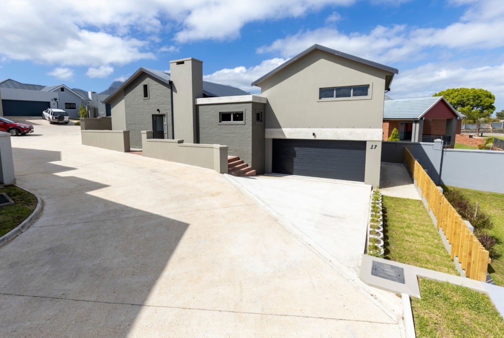 House for sale in Mont Fleur Mountain Estate - GEO1717772 House for sale in Mont Fleur Mountain Estate - GEO1717772