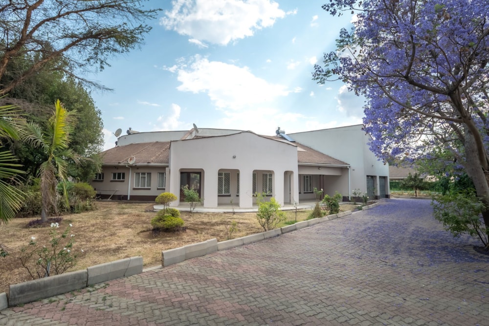 House for sale in Avonlea, Zimbabwe - 3ZB1717782 House for sale in Avonlea, Zimbabwe - 3ZB1717782