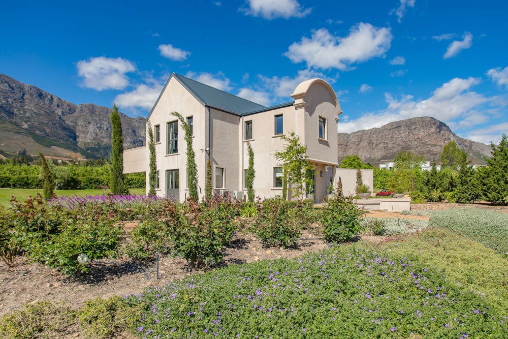 Double-storey house to rent in Franschhoek - FWL1718356 Double-storey house to rent in Franschhoek - FWL1718356