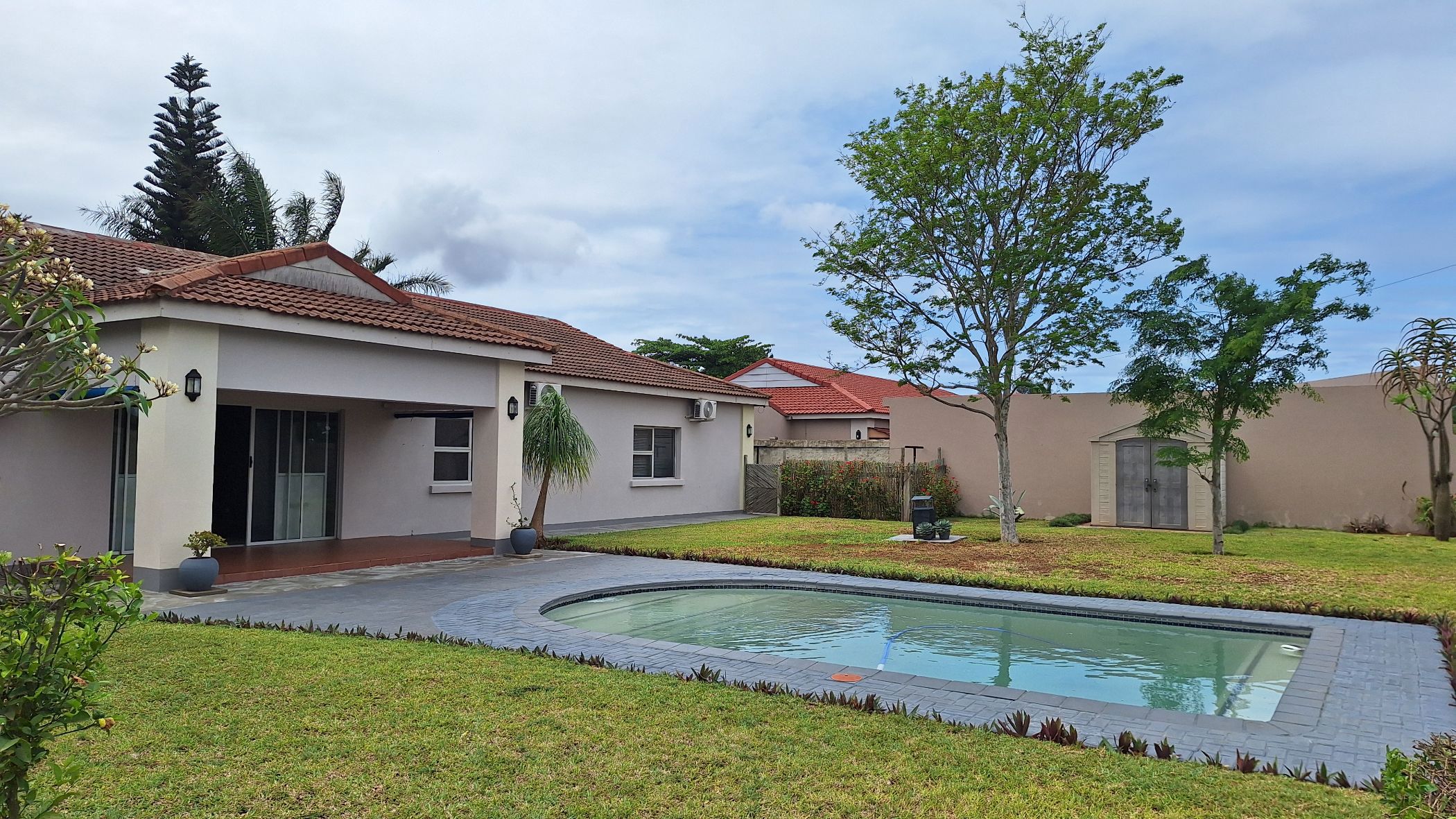 House for sale in Matola Rio, Mozambique - 3MQ1719829