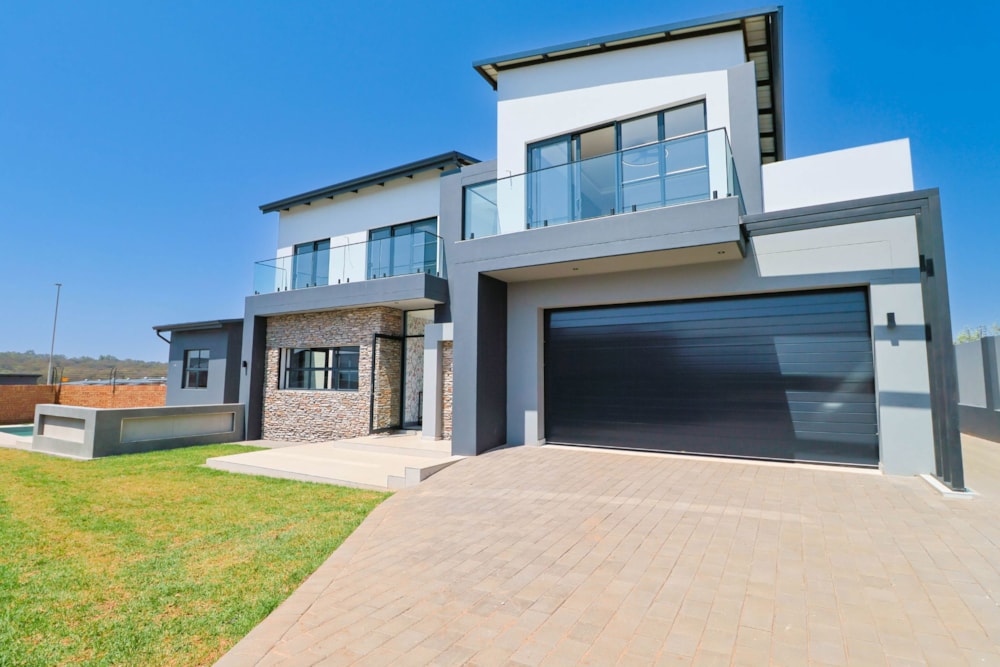 Security estate home for sale in Fountainbrook Estate - CN1717807