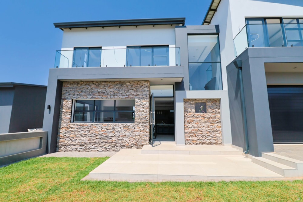 Security estate home for sale in Fountainbrook Estate - CN1717807