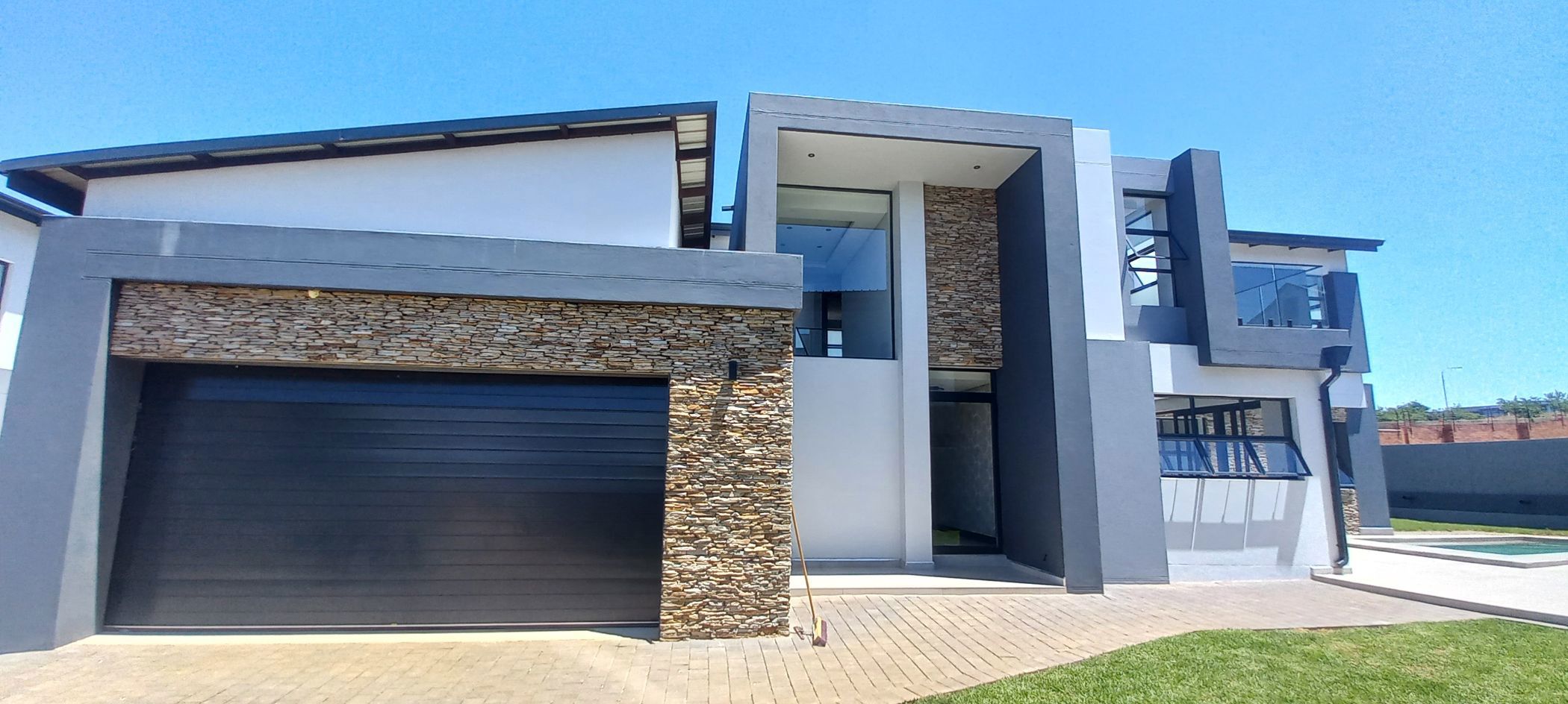 Security estate home for sale in Fountainbrook Estate - CN1717812