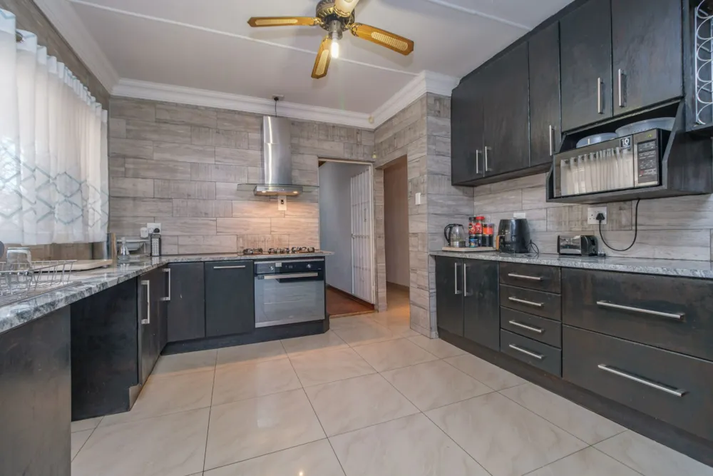 House sold in Greenhills - 1KR1718028 House sold in Greenhills - 1KR1718028