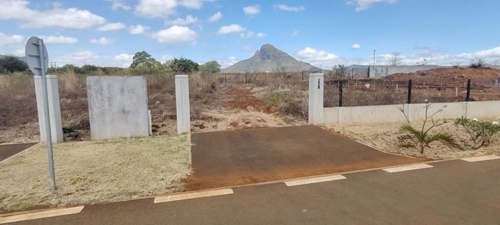 Residential vacant land for sale in Flic en Flac, Mauritius - MUR1717986