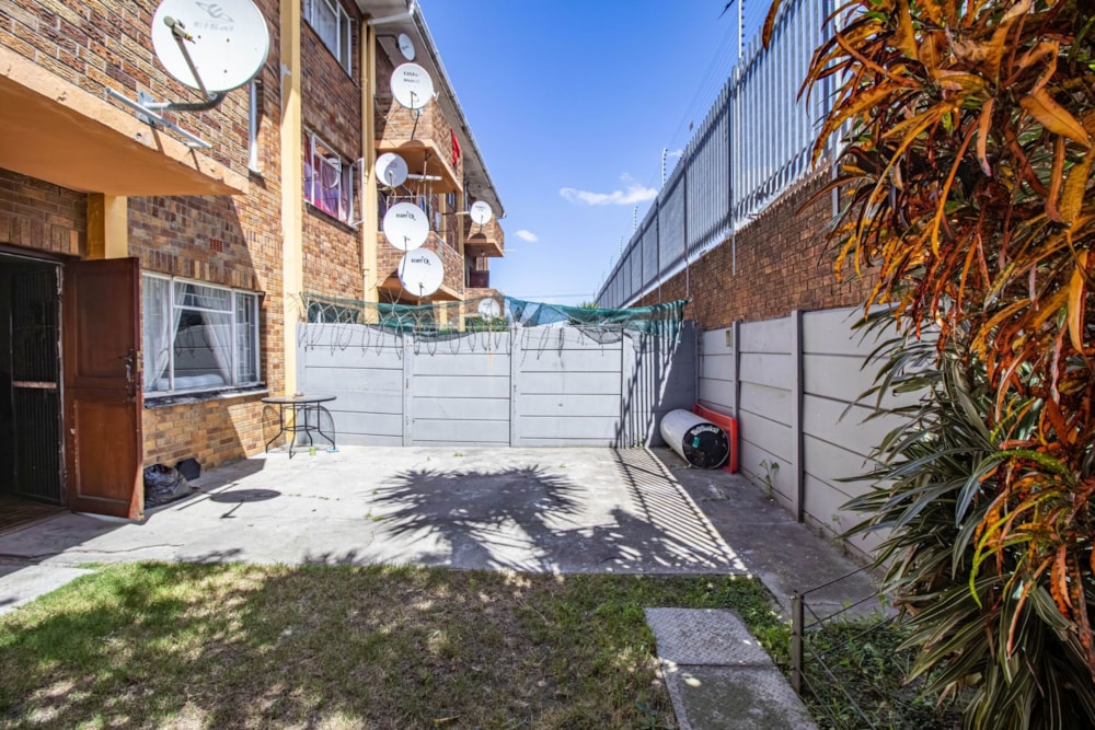 Apartment for sale in Parow Valley - 1AH1718839 Apartment for sale in Parow Valley - 1AH1718839