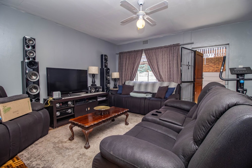 Apartment for sale in Parow Valley - 1AH1718839 Apartment for sale in Parow Valley - 1AH1718839