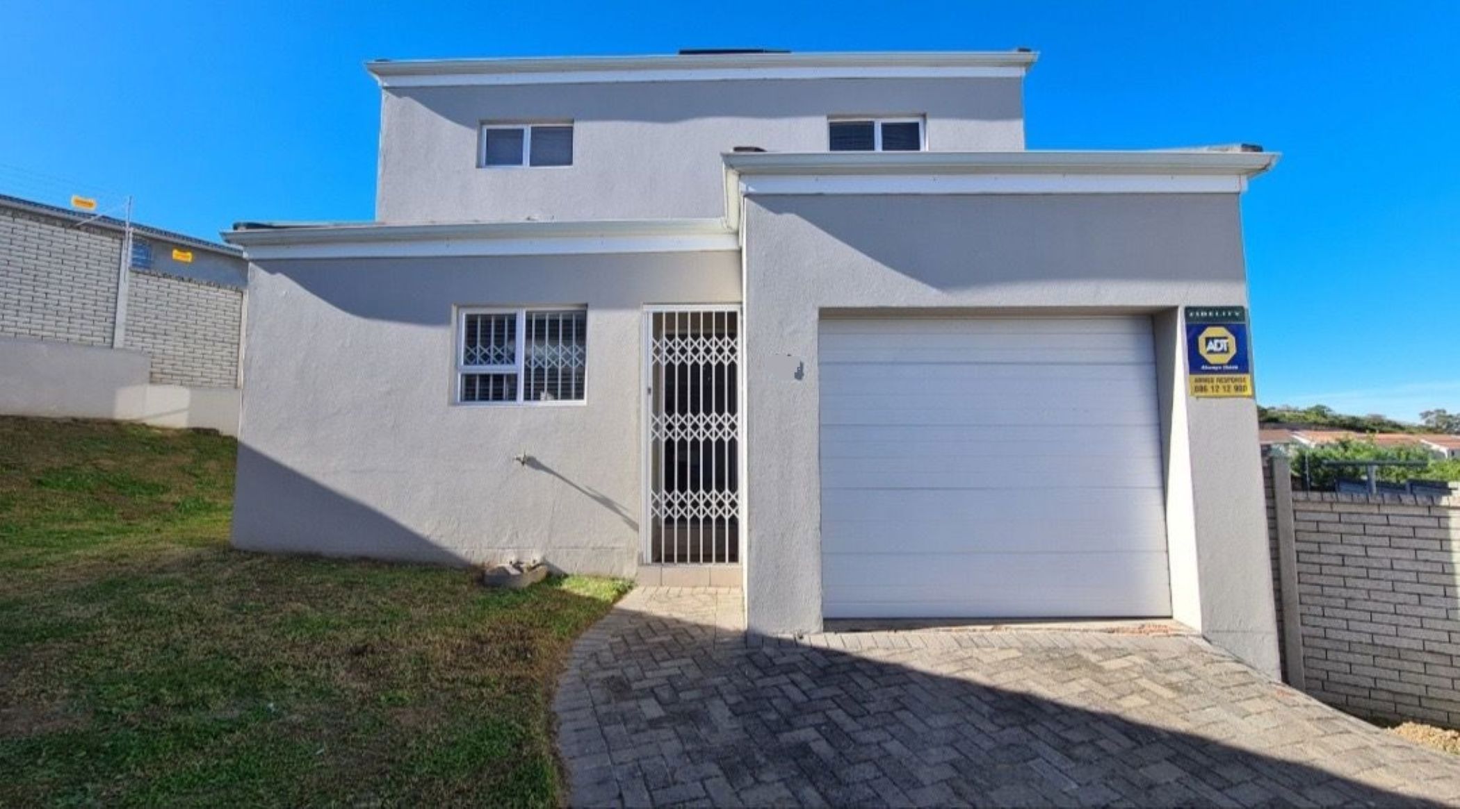 Townhouse to rent in Nahoon Valley Park - 1EZ1718518